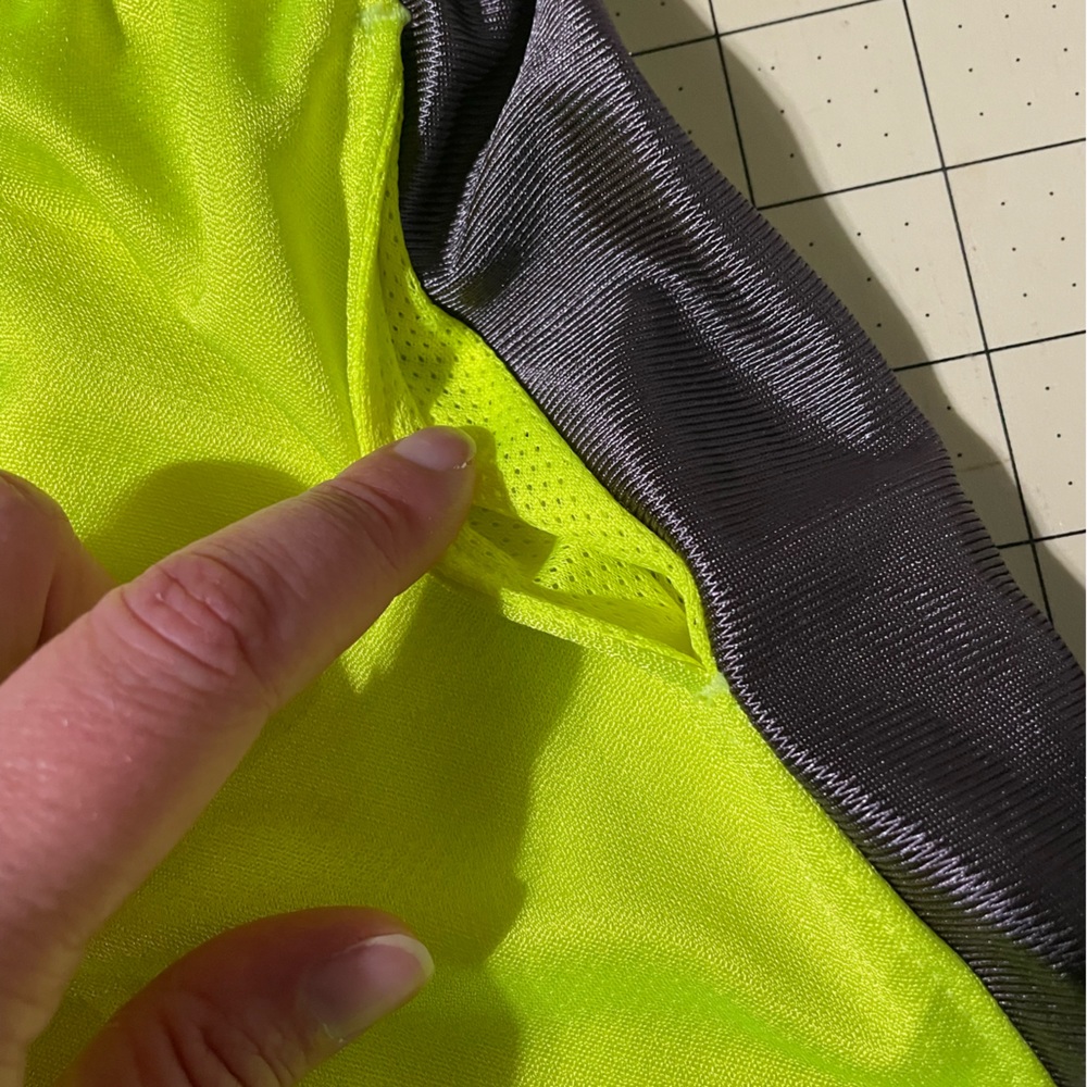 Boys Under Armour Shorts - Picture 7 of 10